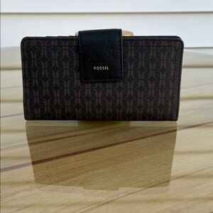 Fossil Black and Brown Patterned Wallet